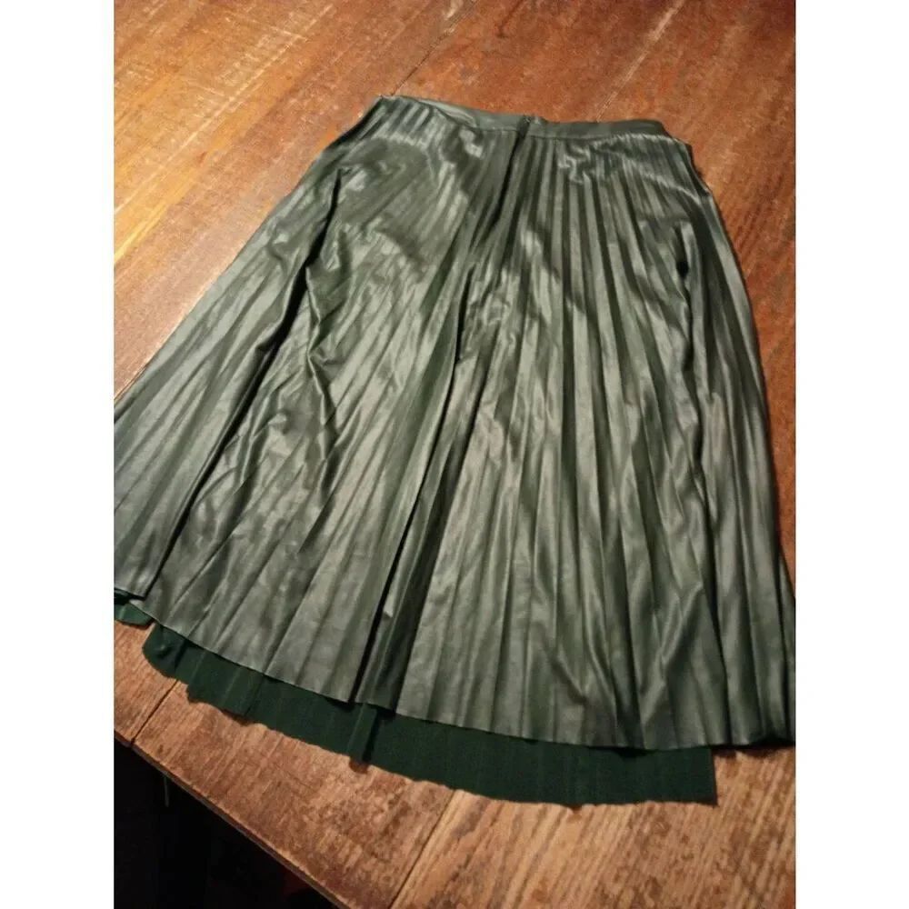 Small The Limited Green Pleated Faux Leather Polyurethane Coated Midi Skirt